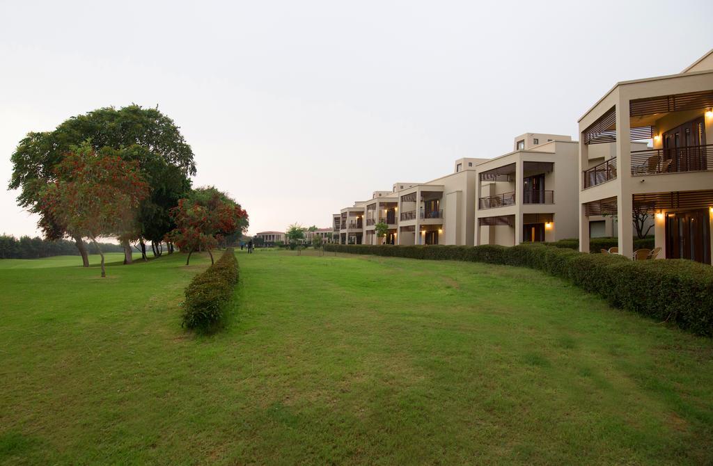 Lemon Tree Hotel, Tarudhan Valley, Manesar Gurgaon Exterior foto